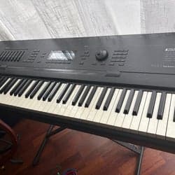 Kurzweil K2500 Synthesizer