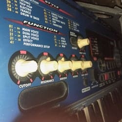 Yamaha Synthesizer portatone psr-1 1D