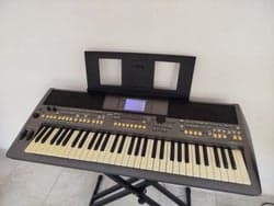 Yamaha PSR-S670 i nyskick