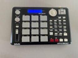 Akai MPC500 Music Production Center