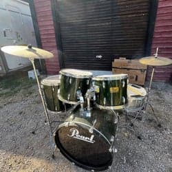 Pearl Drum Set with Cymbals and Pedal