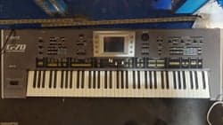 Roland G-70 Music Workstation