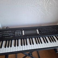 Roland GW-8 Synthesizer Keyboard