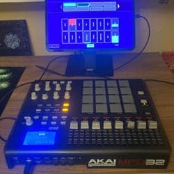 Akai Pro MPD32 USB MIDI pad controller