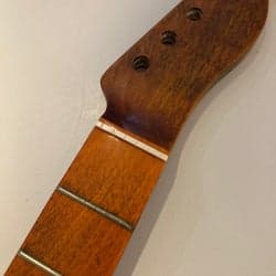Telecaster hals, lackad, roasted