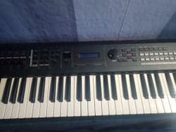 Yamaha MX61 Synthesizer i fint skick