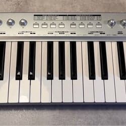 Behringer U-CONTROL UMX49 USB/MIDI Controller Keyboard