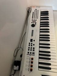 Yamaha MX49 Synthesizer