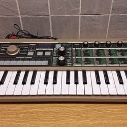 Korg microKORG Synthesizer/Vocoder