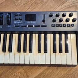 M-Audio Oxygen 25 keyboard för musikproduktion.