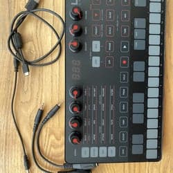 Unosynth IK multimedia synthesizer