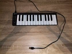 Nektar SE25 MIDI-keyboard digital piano