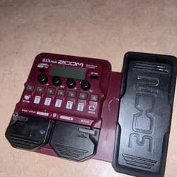 Zoom B1X Four Multi-Effects pedal för