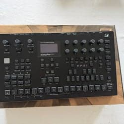 Elektron Analog Four MKII – mycket fint skick – originalkartong & kvitto