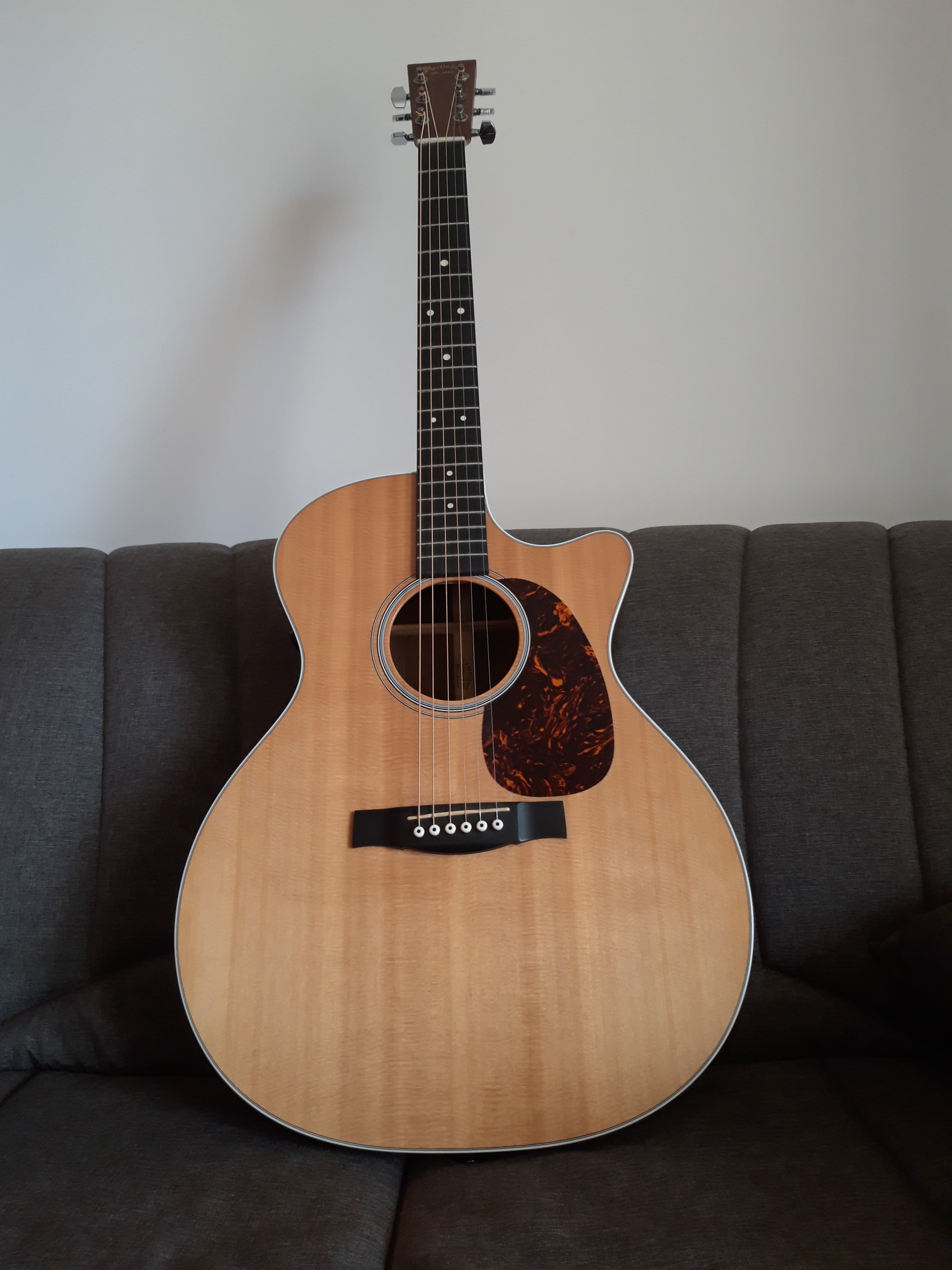 Vends guitare MARTIN Electro pan-coupé