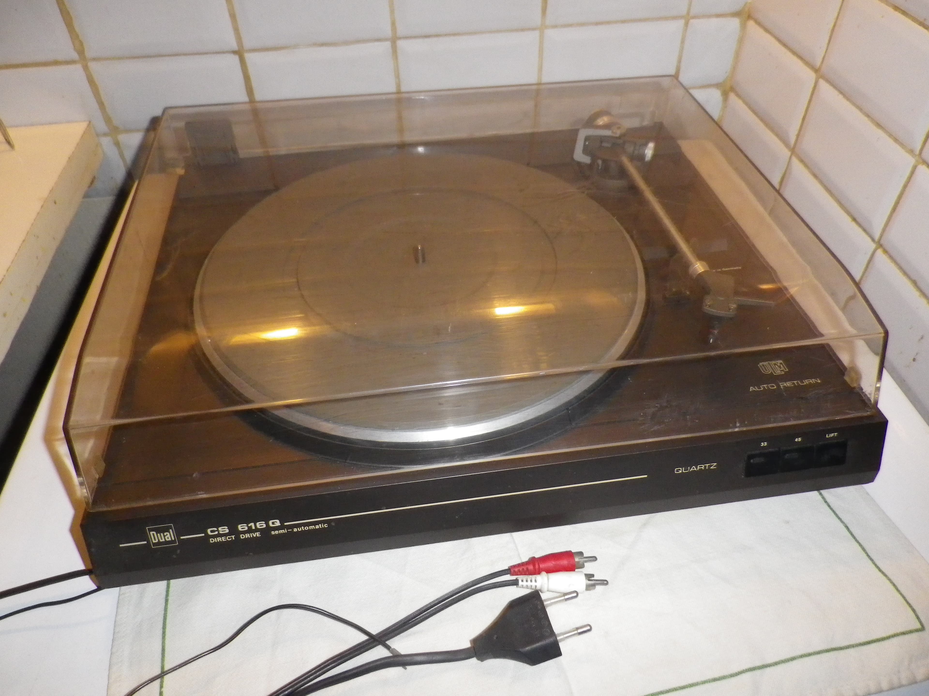 PLATINE VINYLE DU A L , MODÈLE C S - 6 1 6 Q
