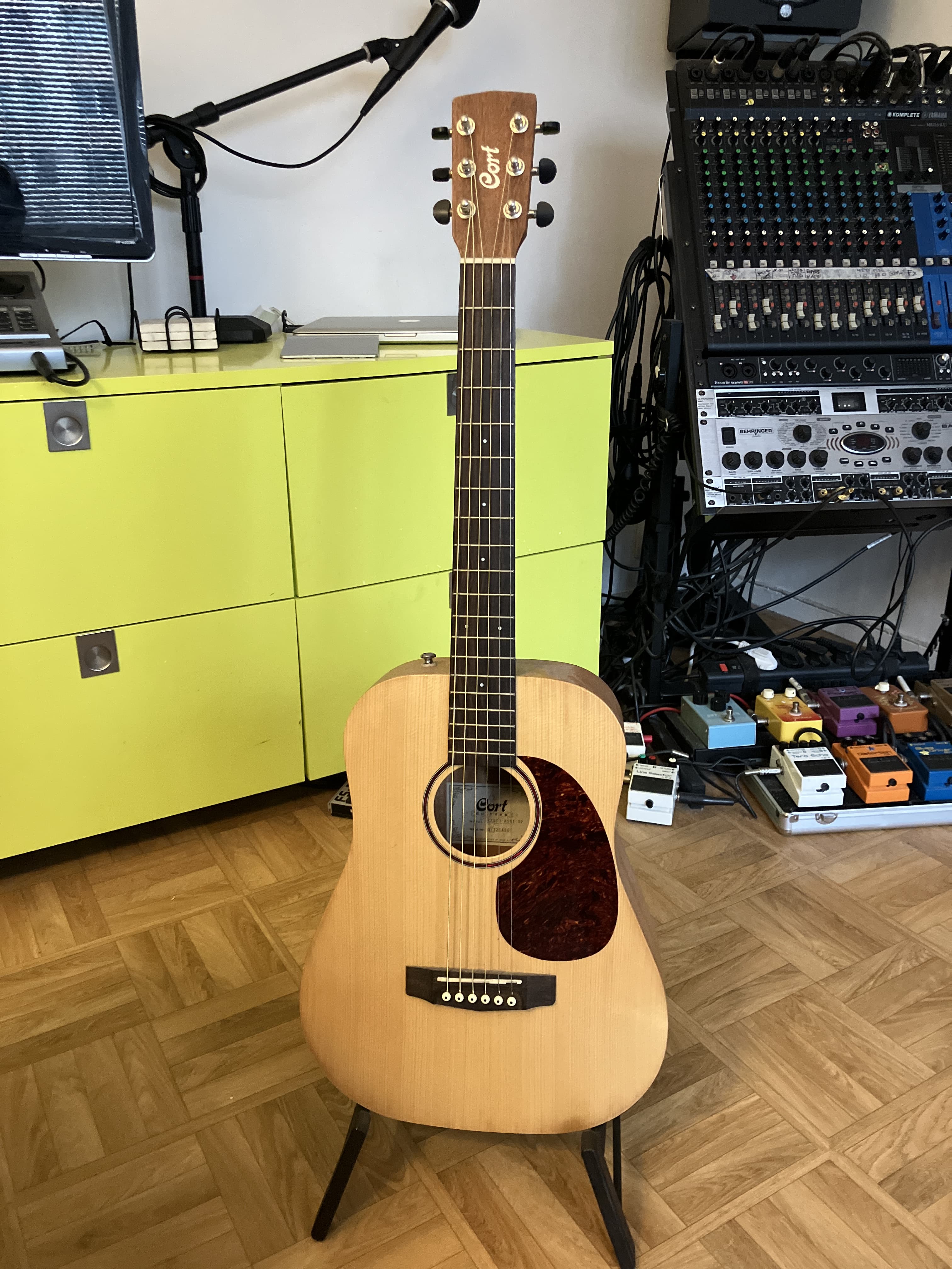 À vendre guitare Cort Earth mini sans housse