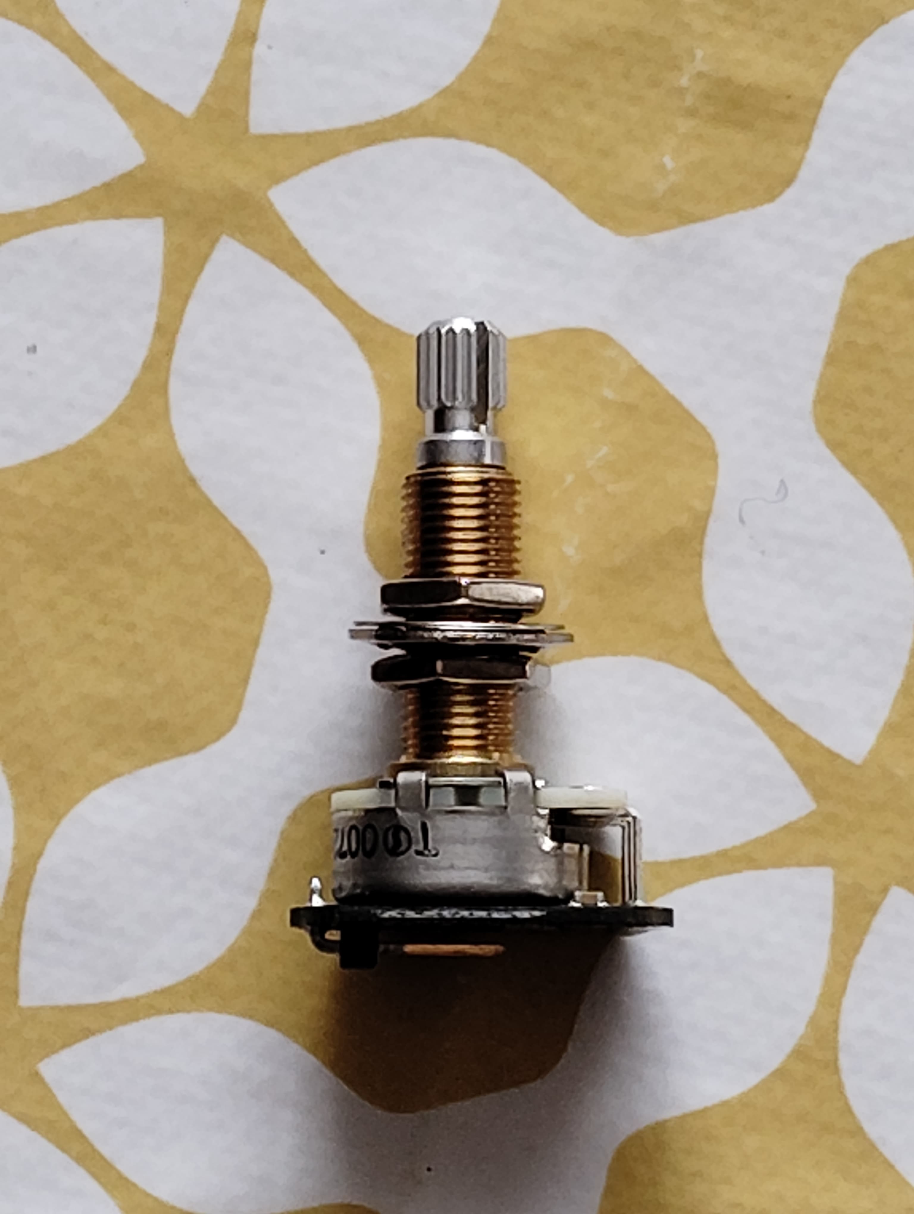 Potentiomètre Tonalité EMG Solderless Et A Souder Long
