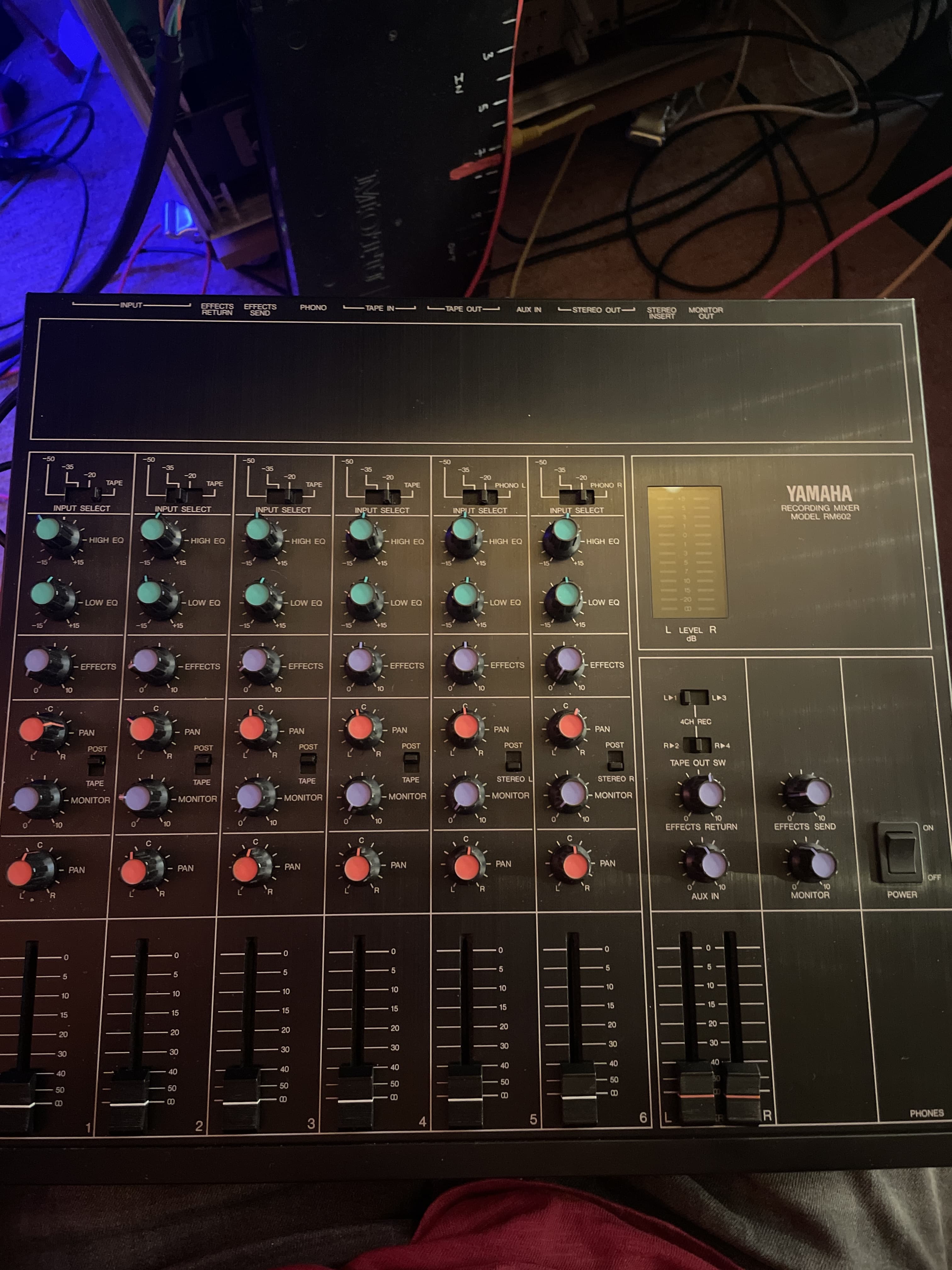 Vends table de mixage Yamaha RM-602