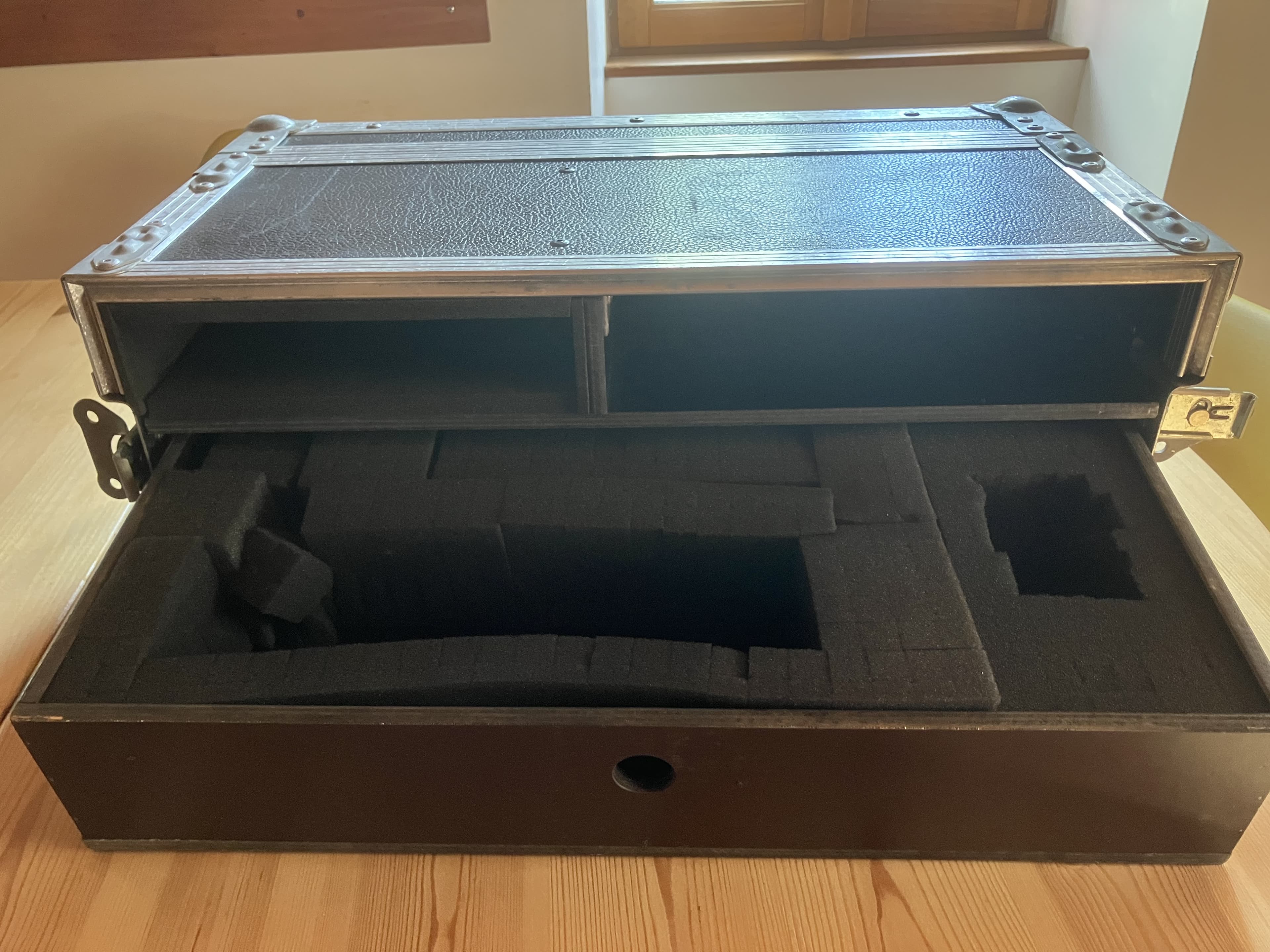 Vends Fly 3U avec tiroir pour ensemble micro HF