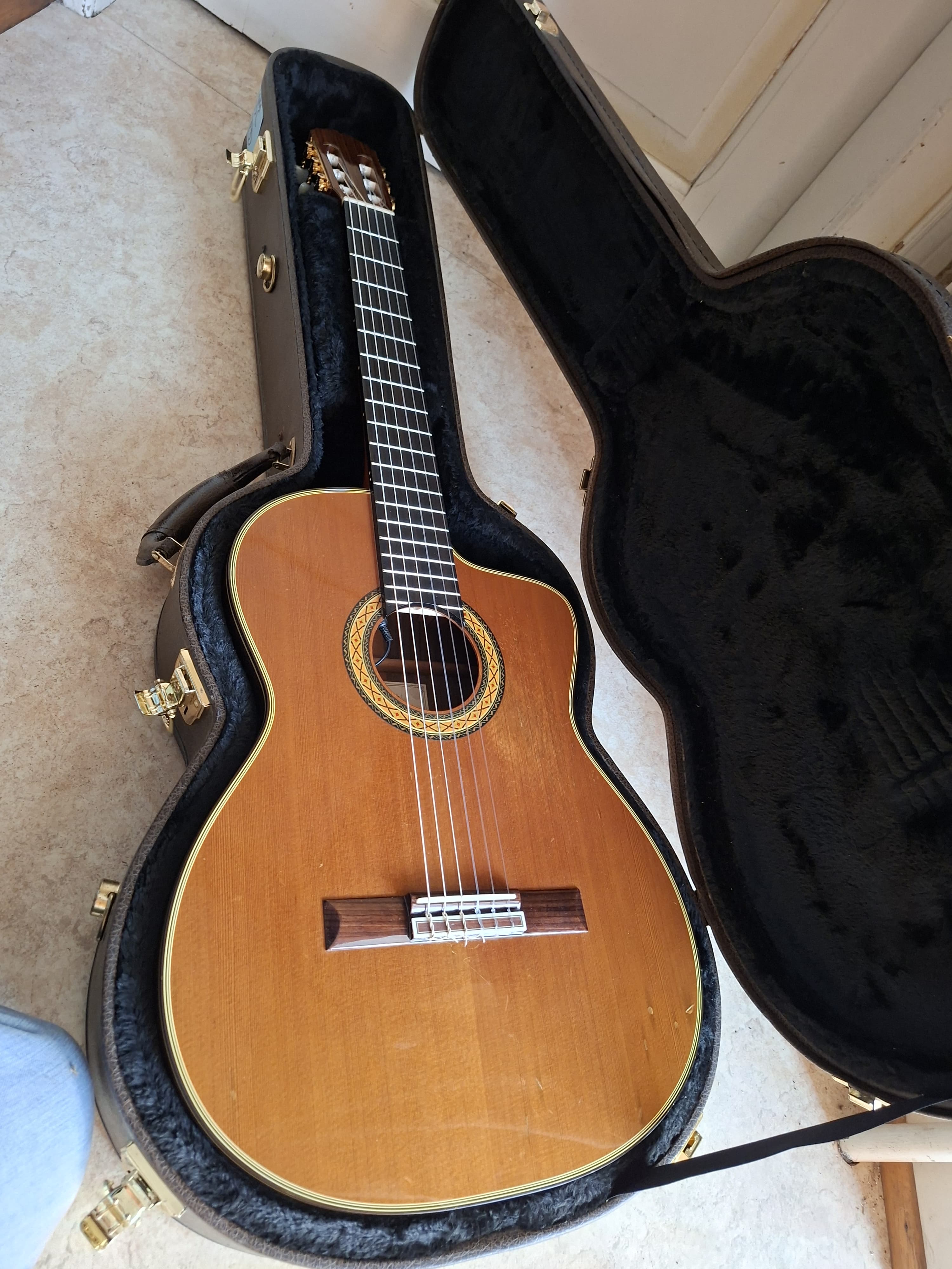 Guitare électro acoustique classique takamine ctp3