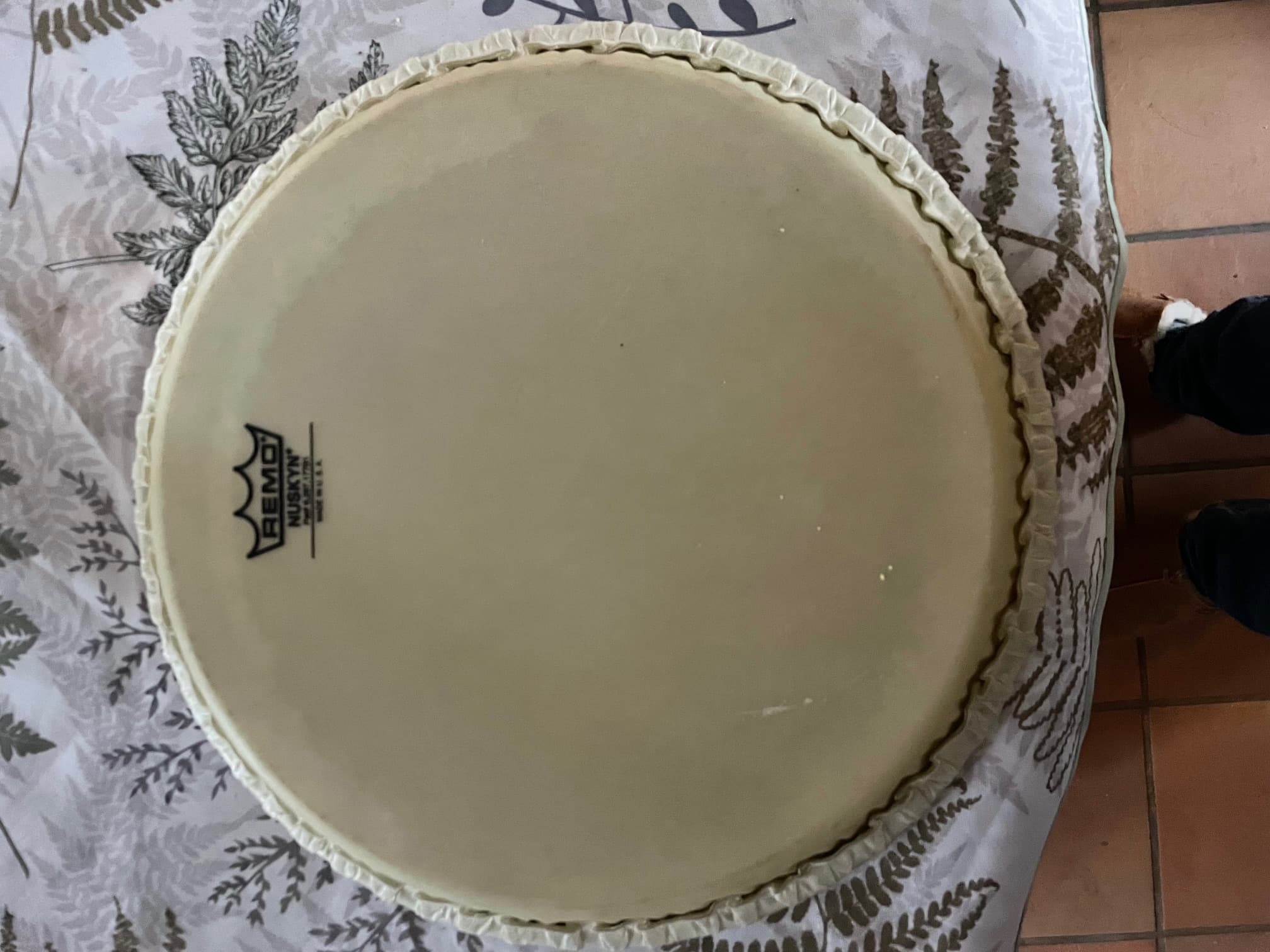 Vends peau REMO NUSKIN pour congas ou tumba