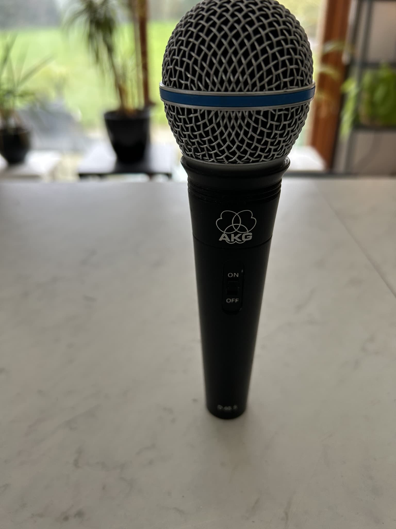 AKG D 65S