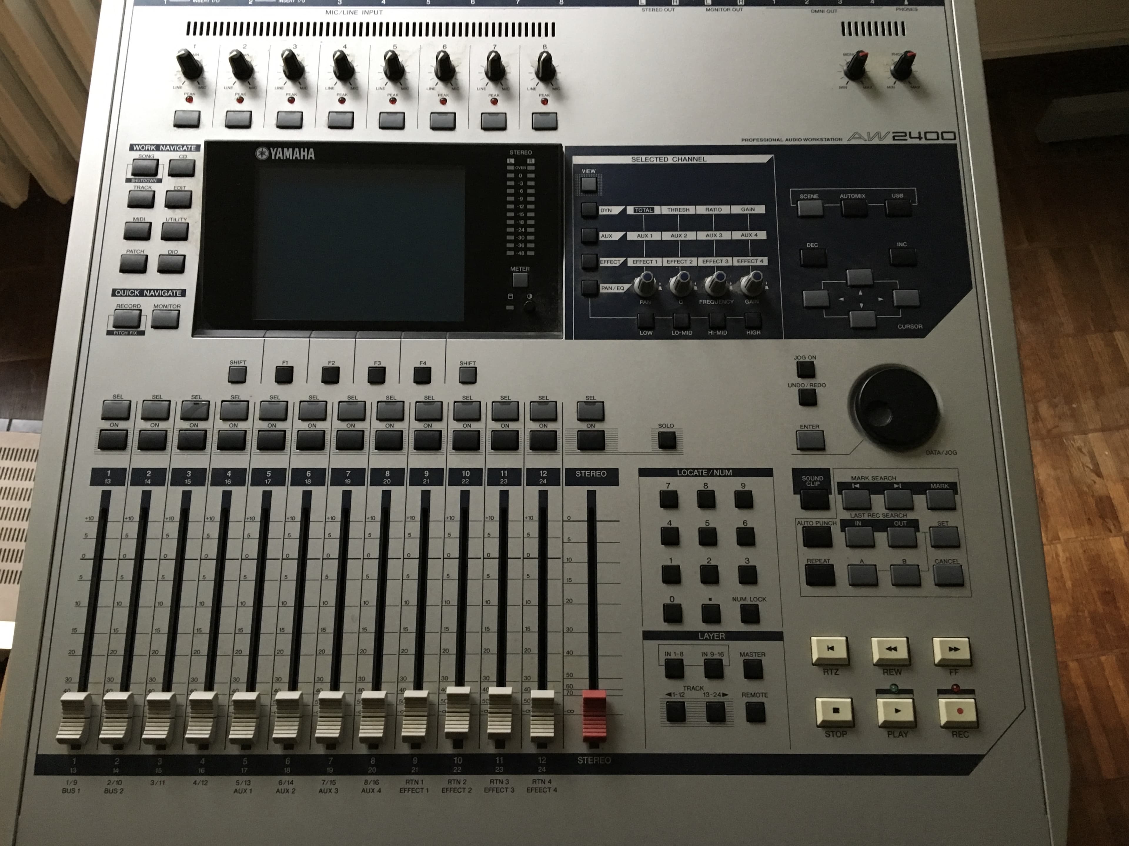 Vends console de mixage et enregistreur digital