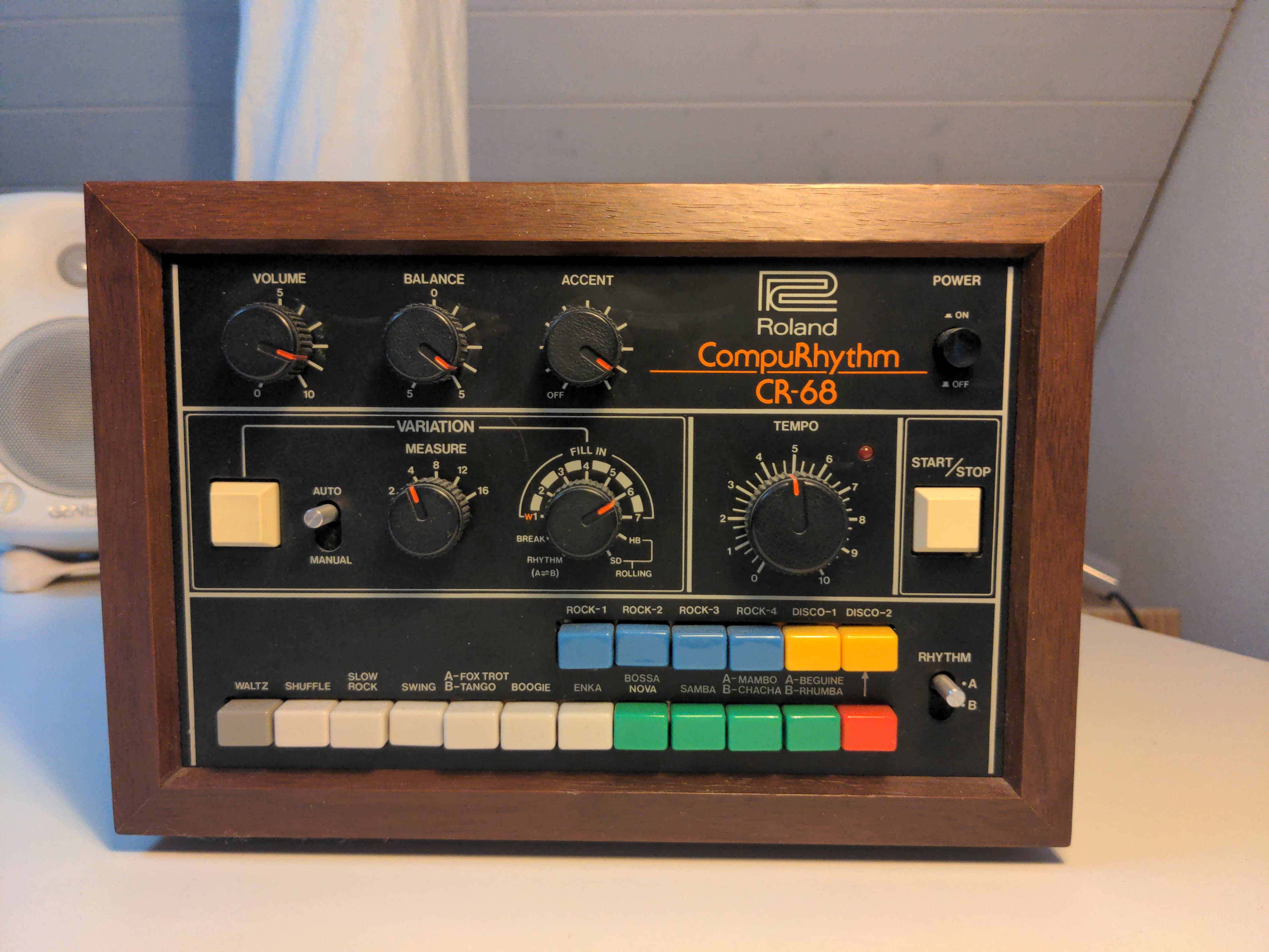 Roland CR-68 avec Tubbutec uniPulse MIDI