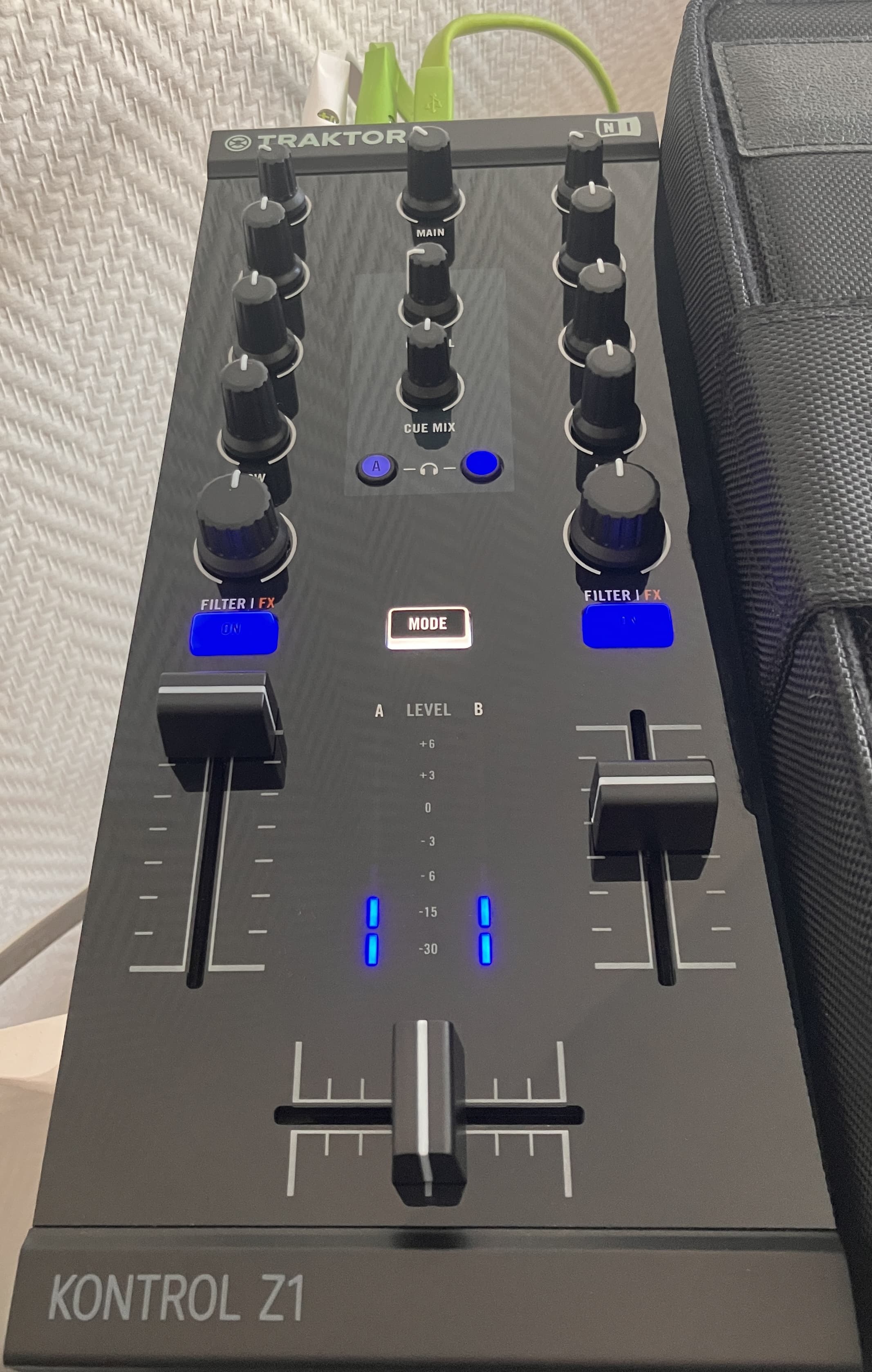 Vends Kontrol Z1 TBE + Sac de transport