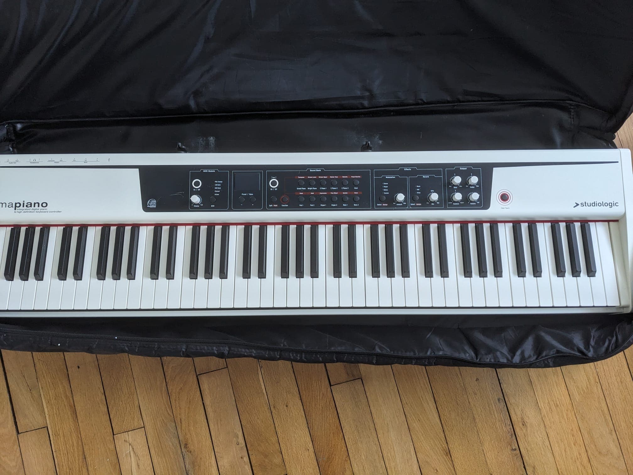 Clavier Fatar / Studiologic Numa Piano en très bon état (88 touches, toucher lourd) + housse