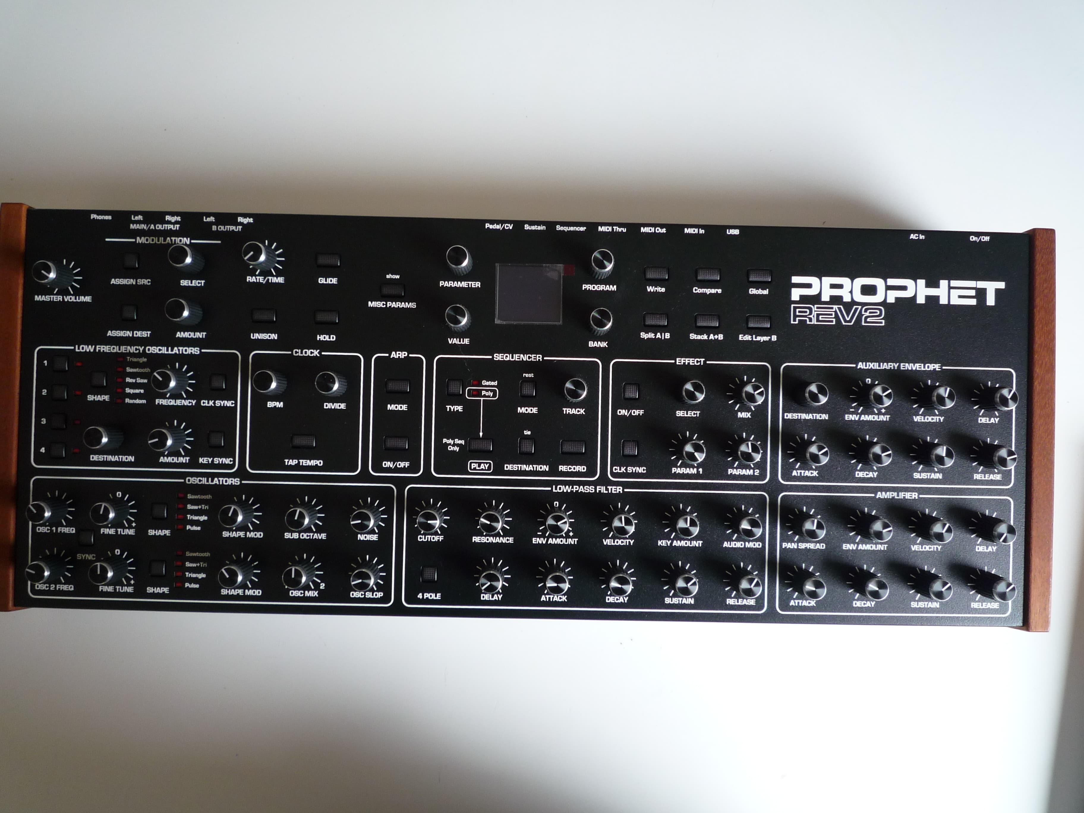 vends Prophet rev 2 module 8 voix
