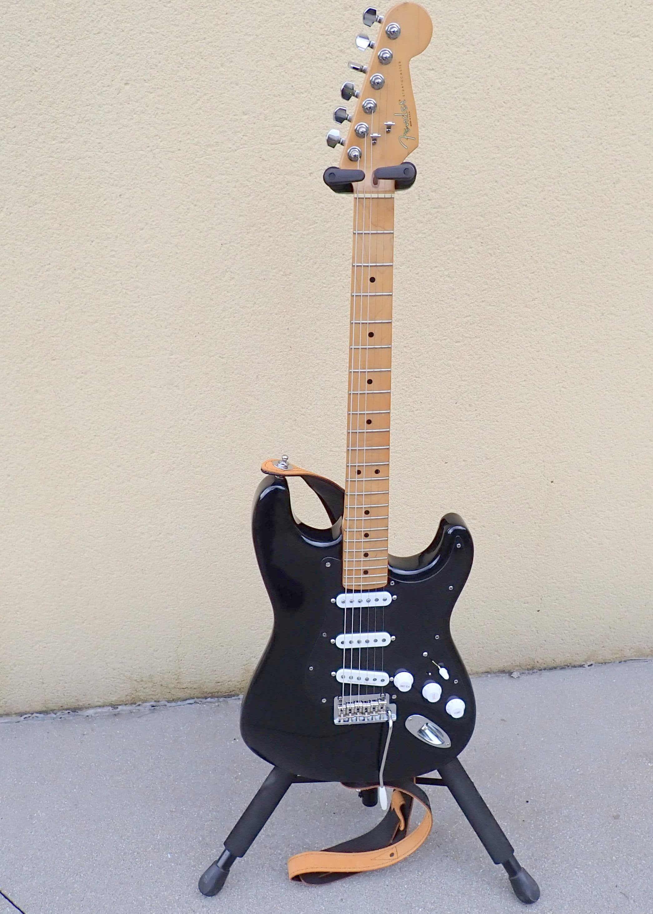 FENDER STRATOCASTER ANNIVERSARY 1995 BLACK STRAT