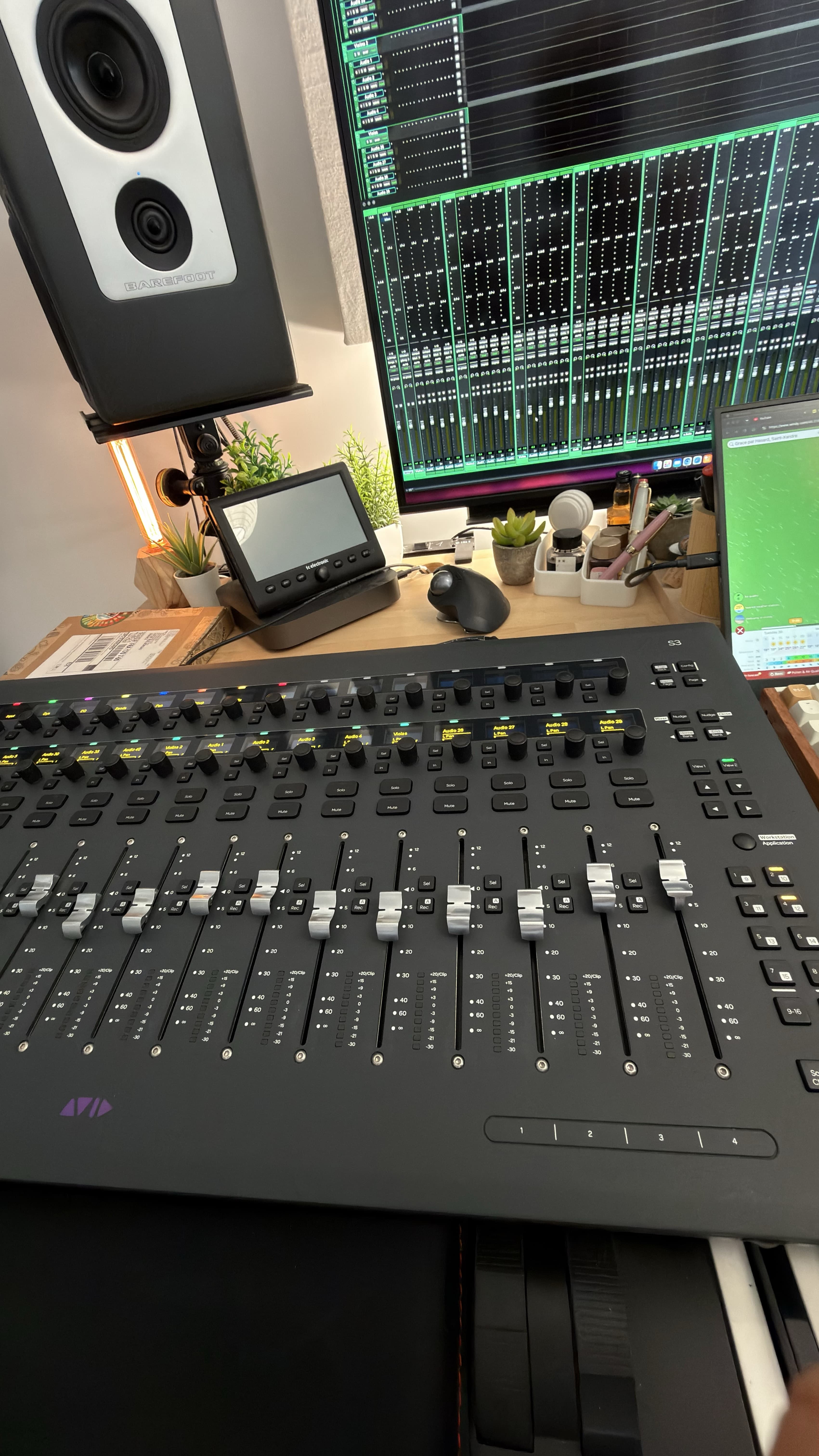 AVID S3 + Flightcase + Faders de rechange