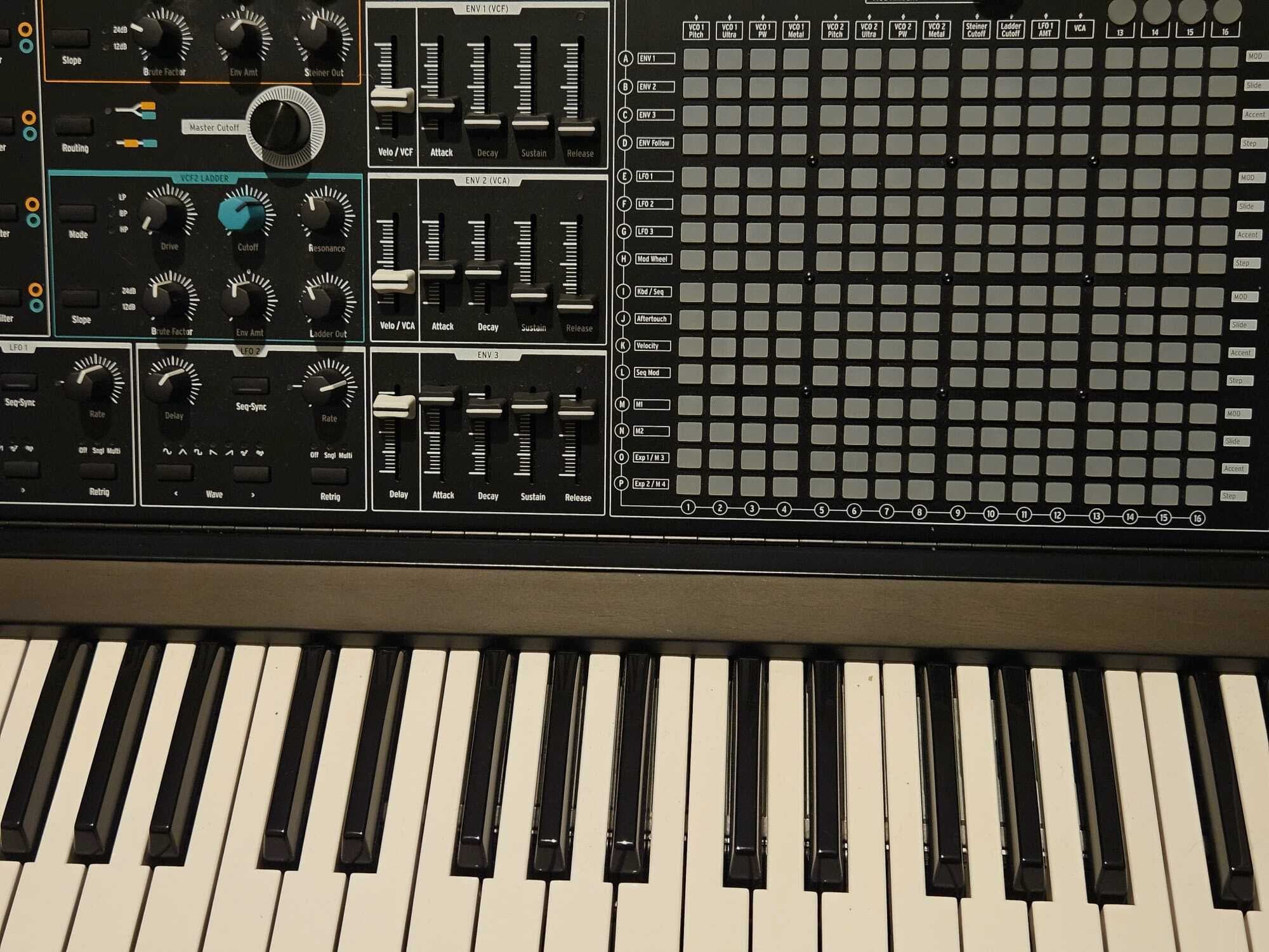 VENDS ARTURIA MATRIXBRUTE Noir Edition