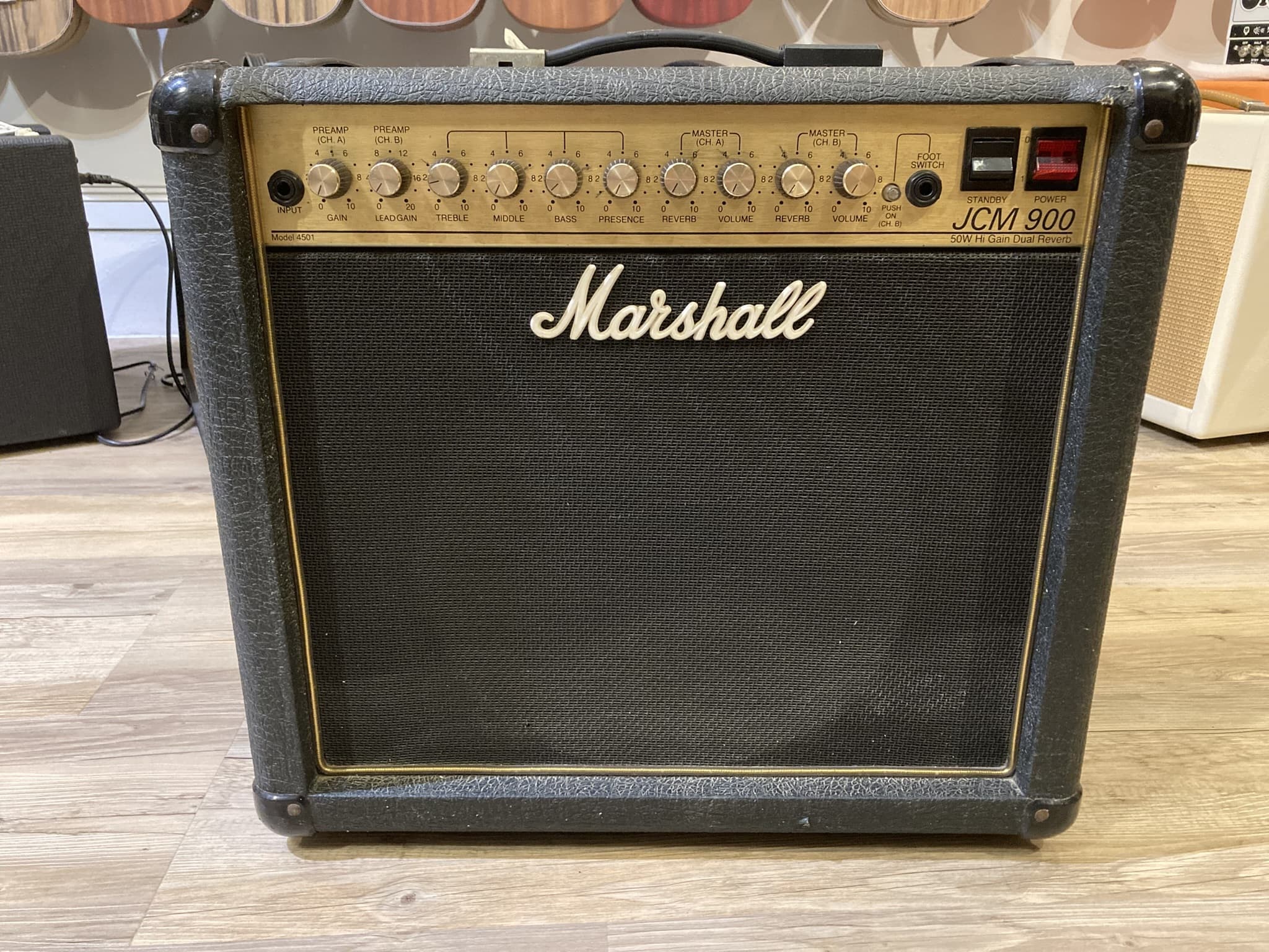 MARSHALL - JCM900 Combo 4501