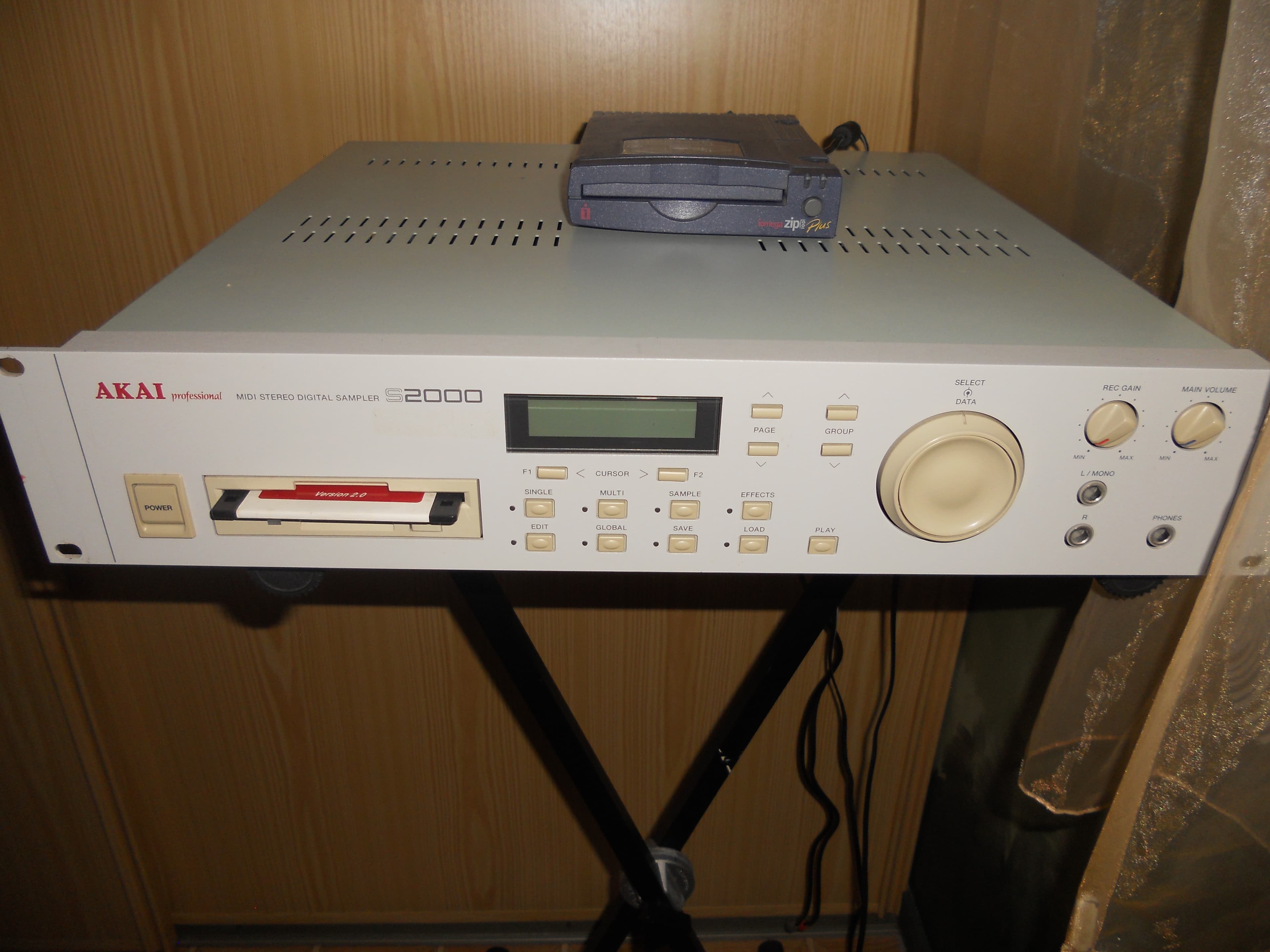 Vend: Sampleur Akai