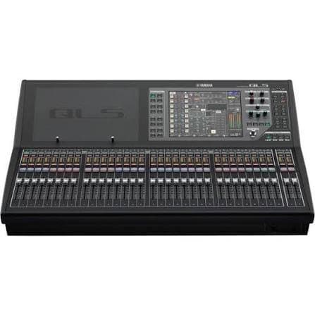 Vends Console Numérique YAMAHA QL5 + Flight case sur roulettes - Excellent état