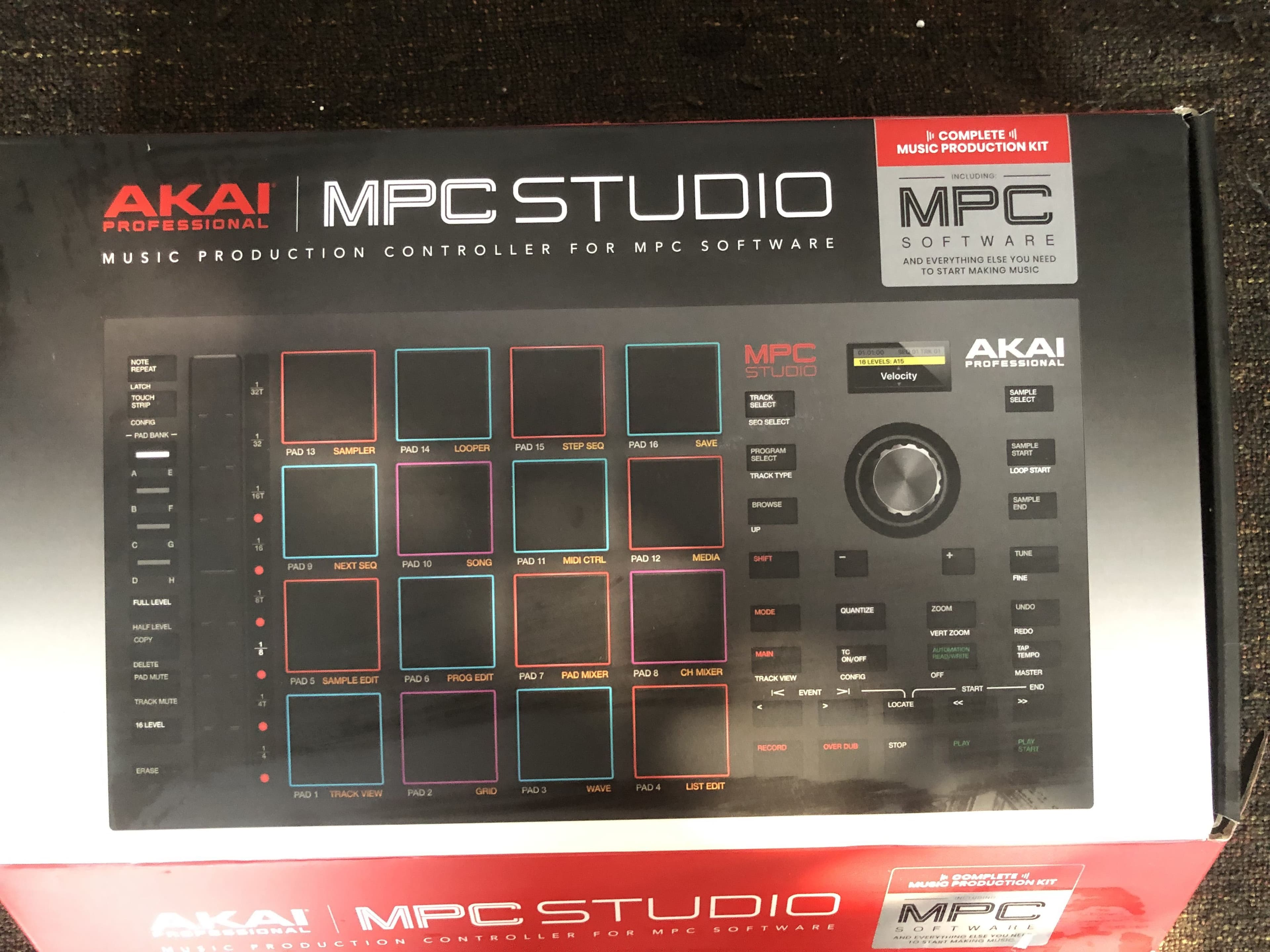Vends MPC Studio MKII + 2 Cables Midi + Supports inclinés