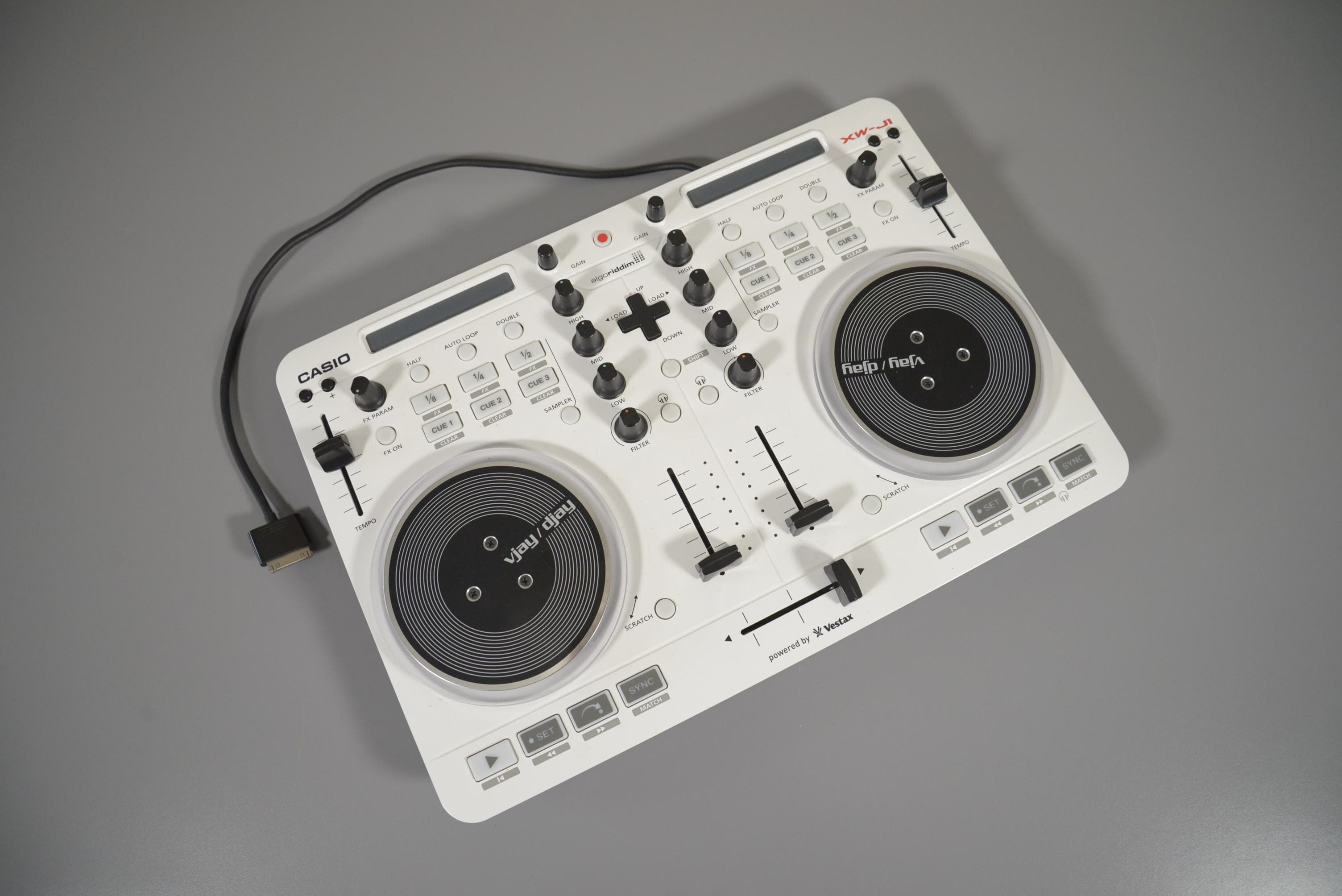 Vends contrôleur DJ Casio XW-JI