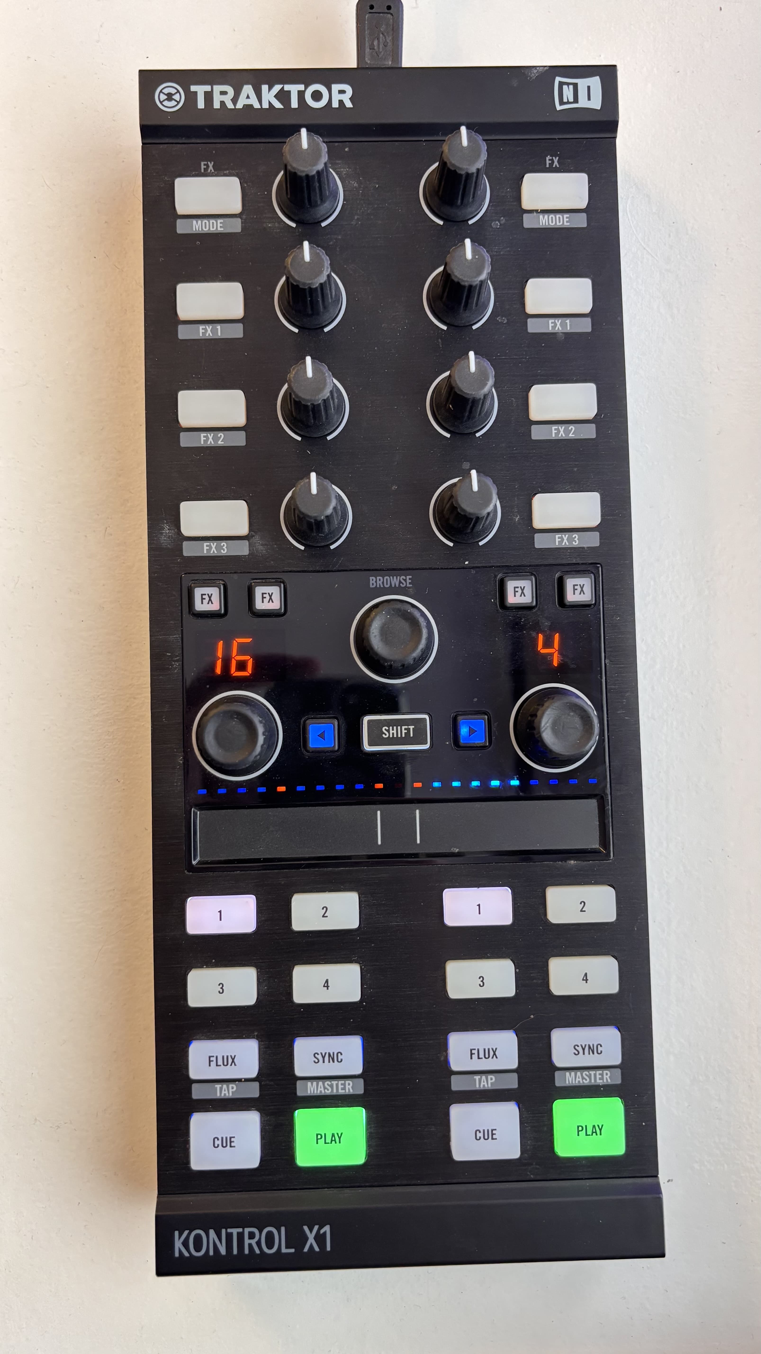 Vends Traktor Kontrol X1 MK2