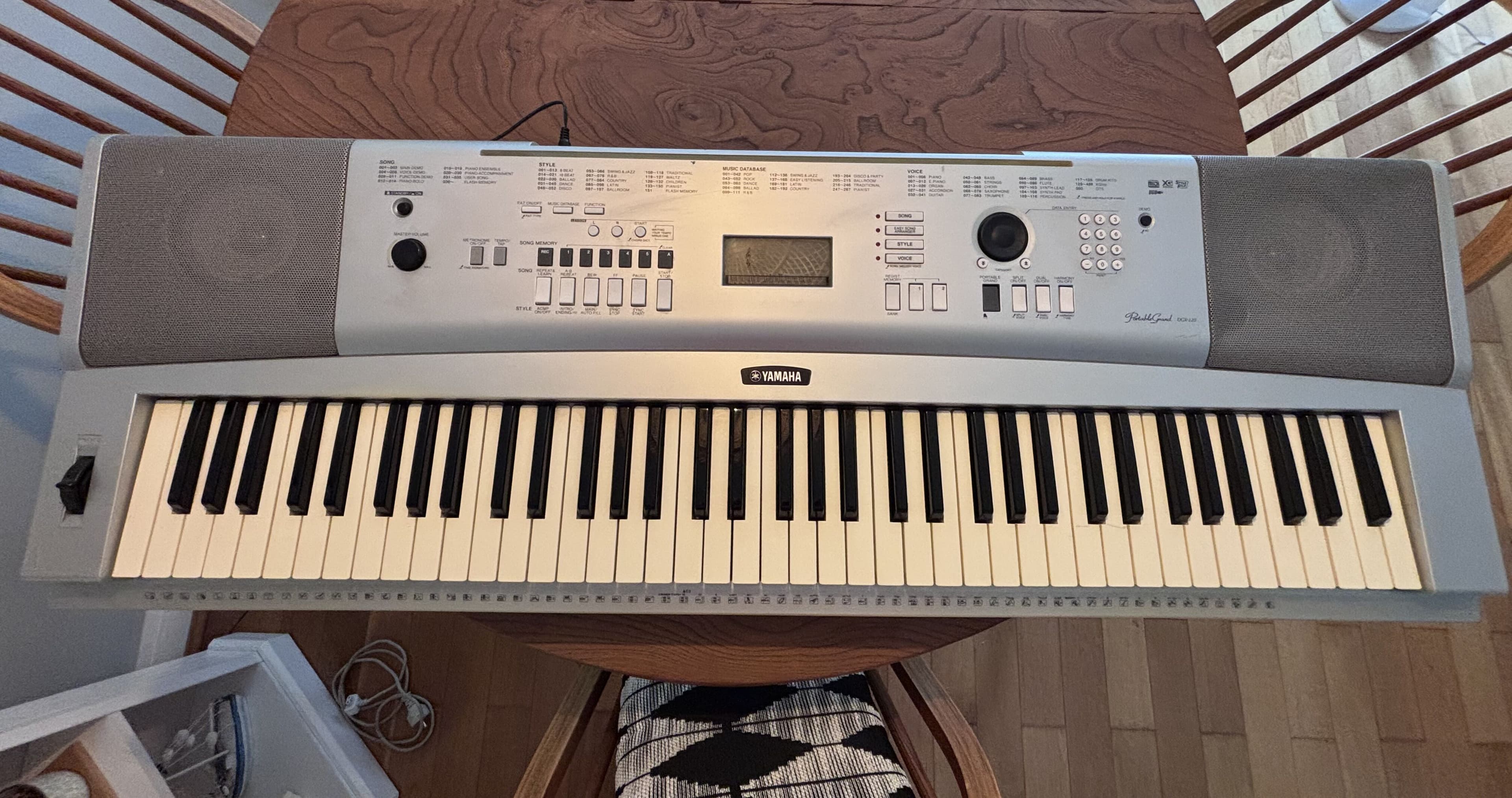 Donation Yamaha DGX 220