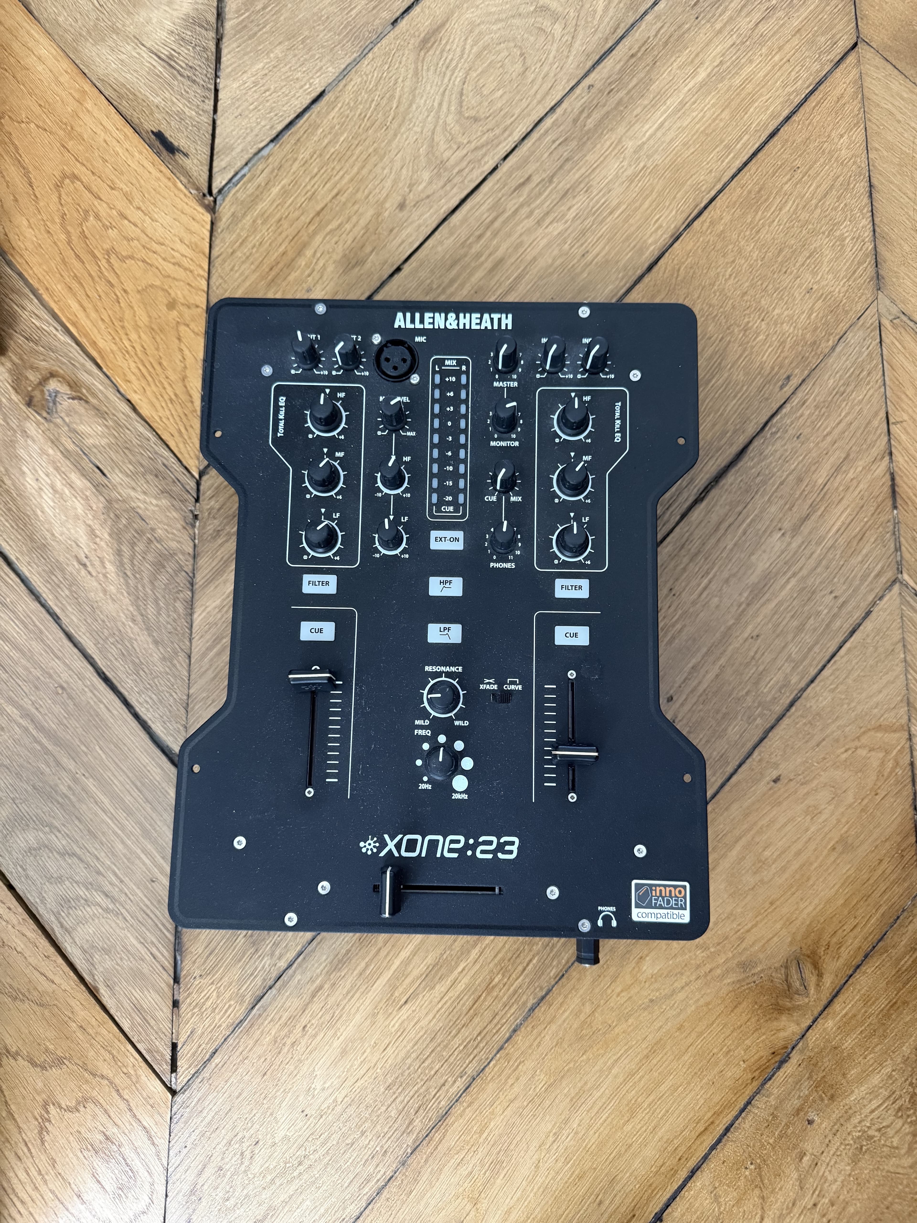 Vends Allen & Heath Xone:23