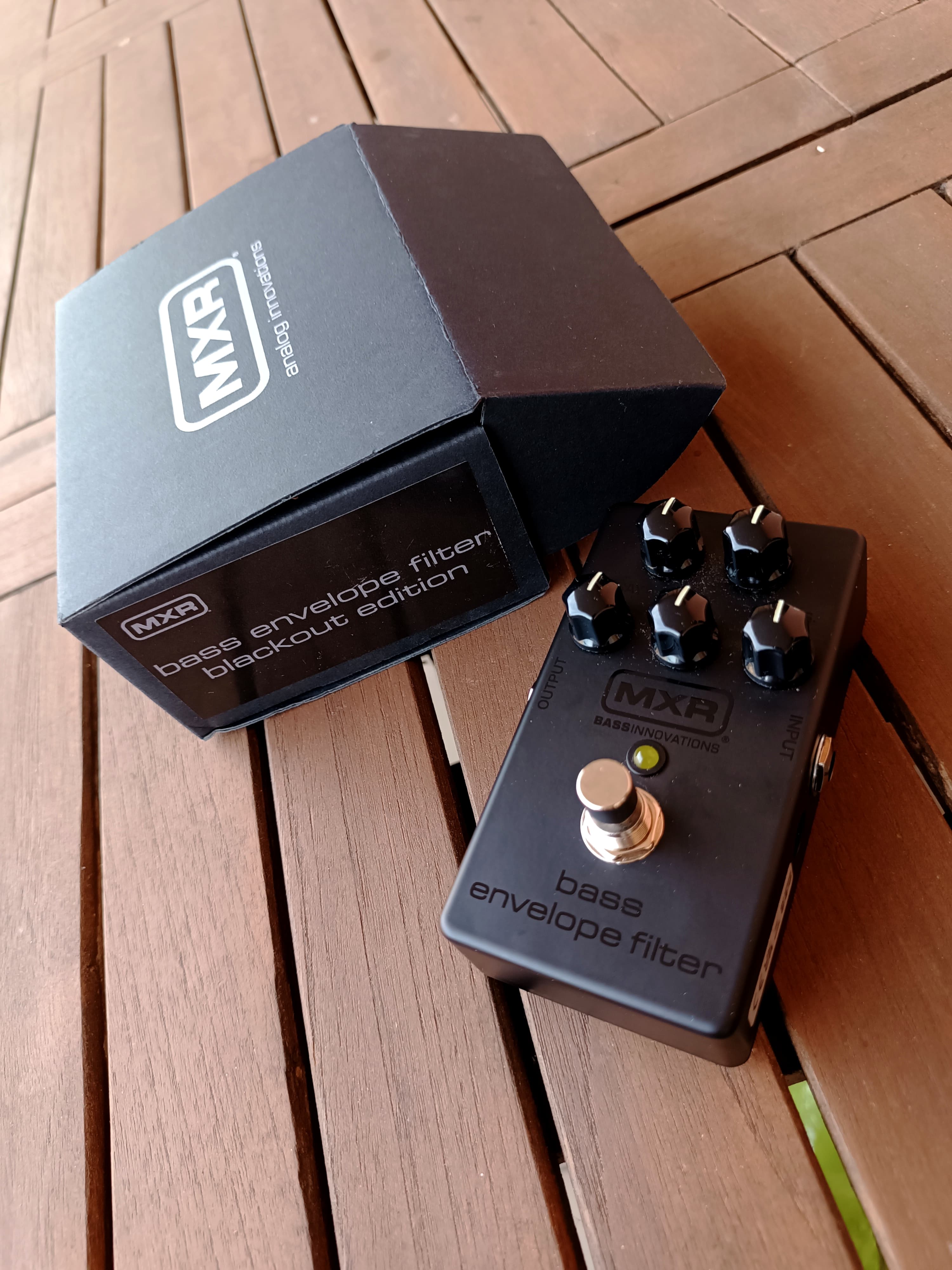 MXR M82B Bass Envelope Filter (Blackout Edition)
