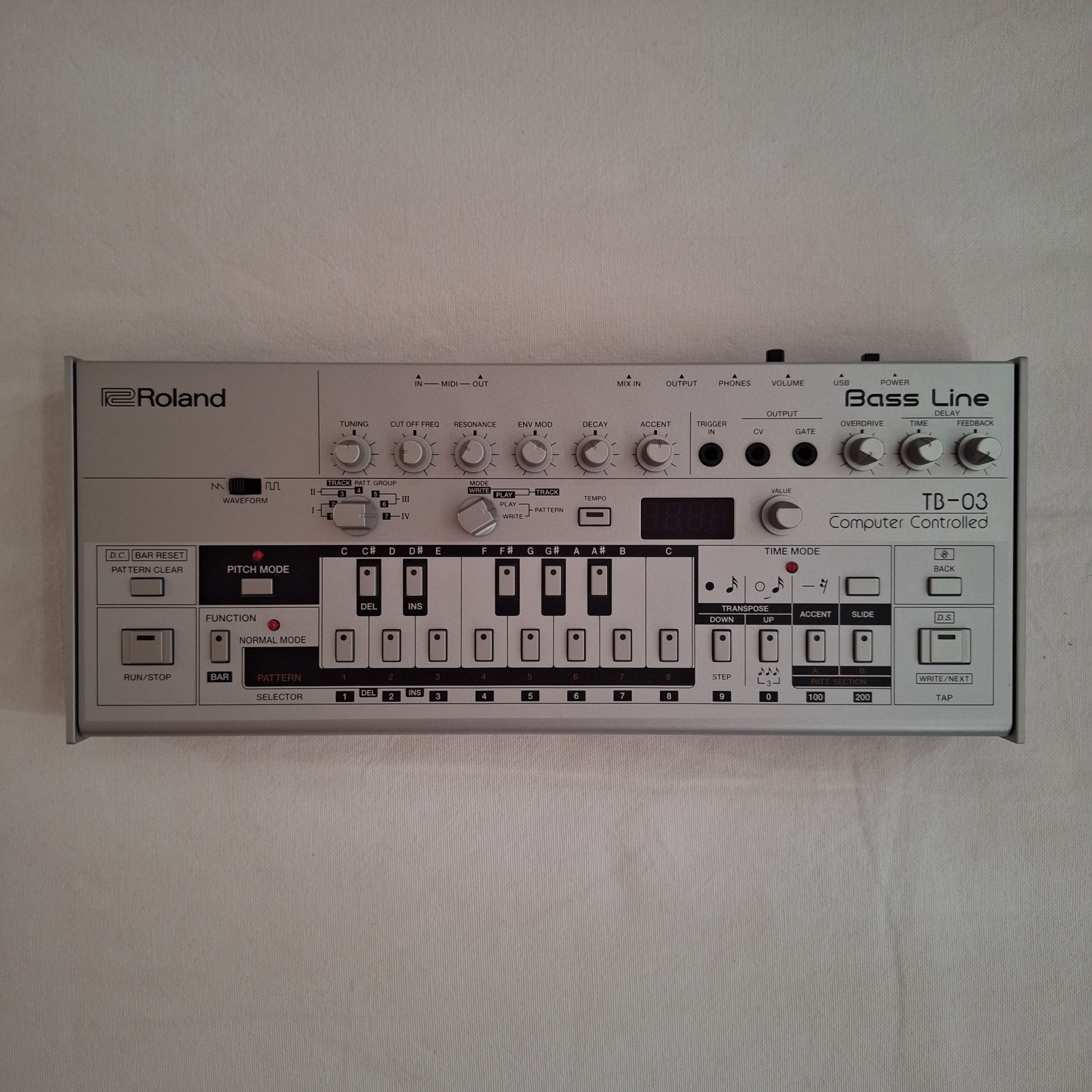 ROLAND TB-03