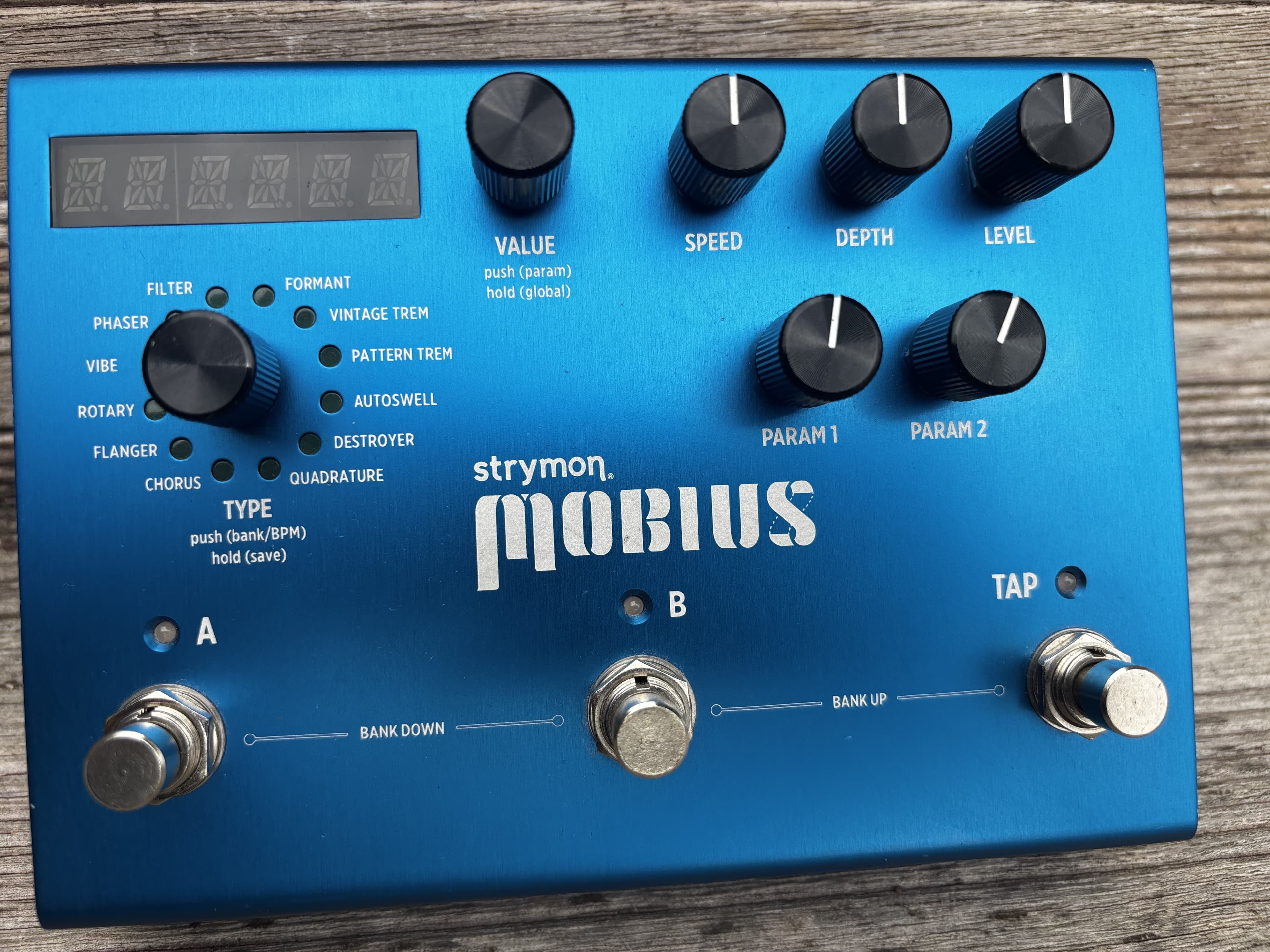 Strymon mobius modulation effect