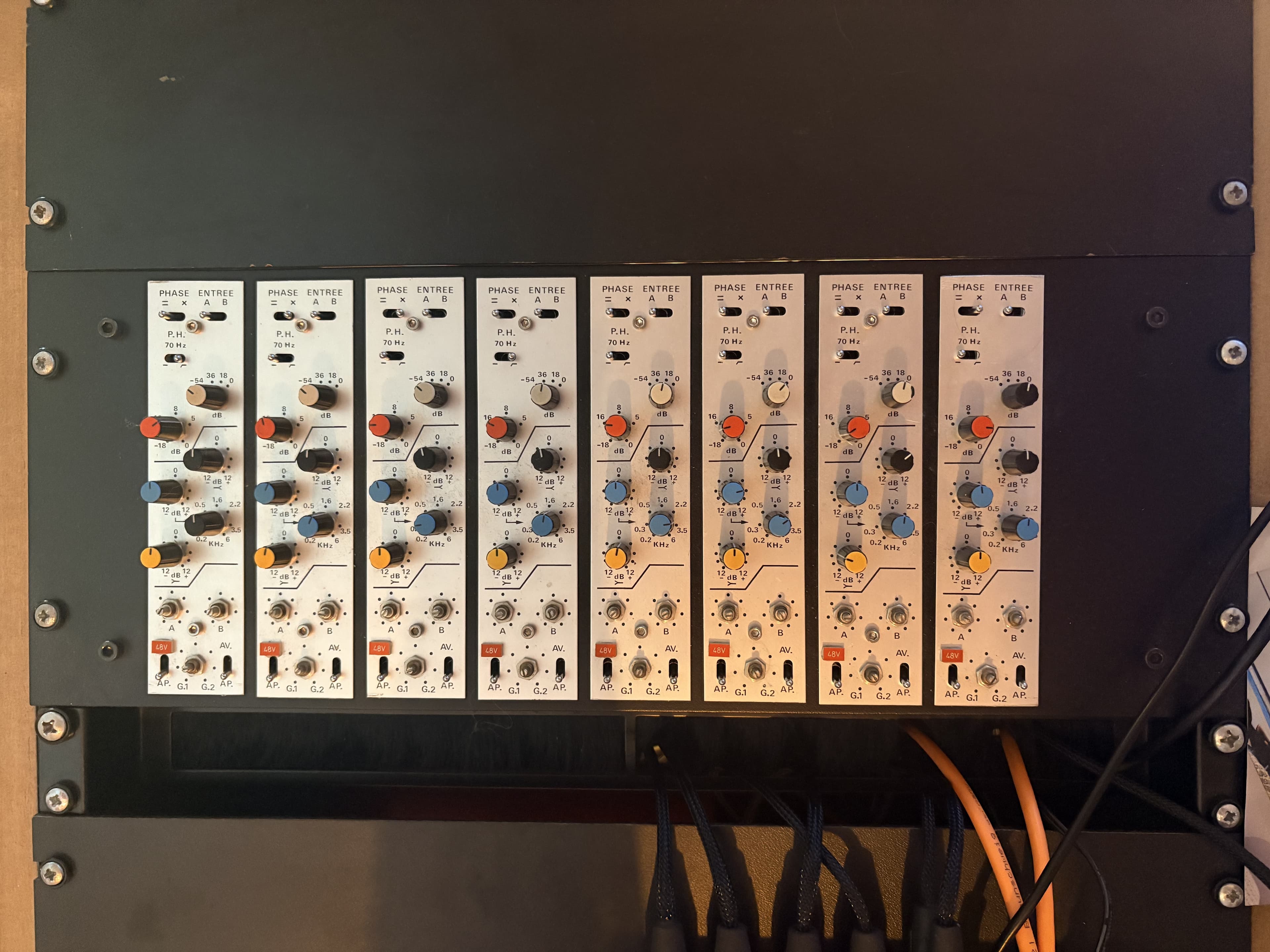 8 tranches Girardin en rack.