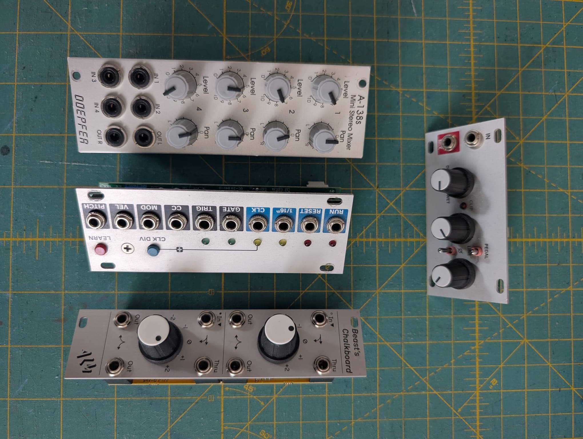 Vends ALM Beast's Chalkboard octave shifter