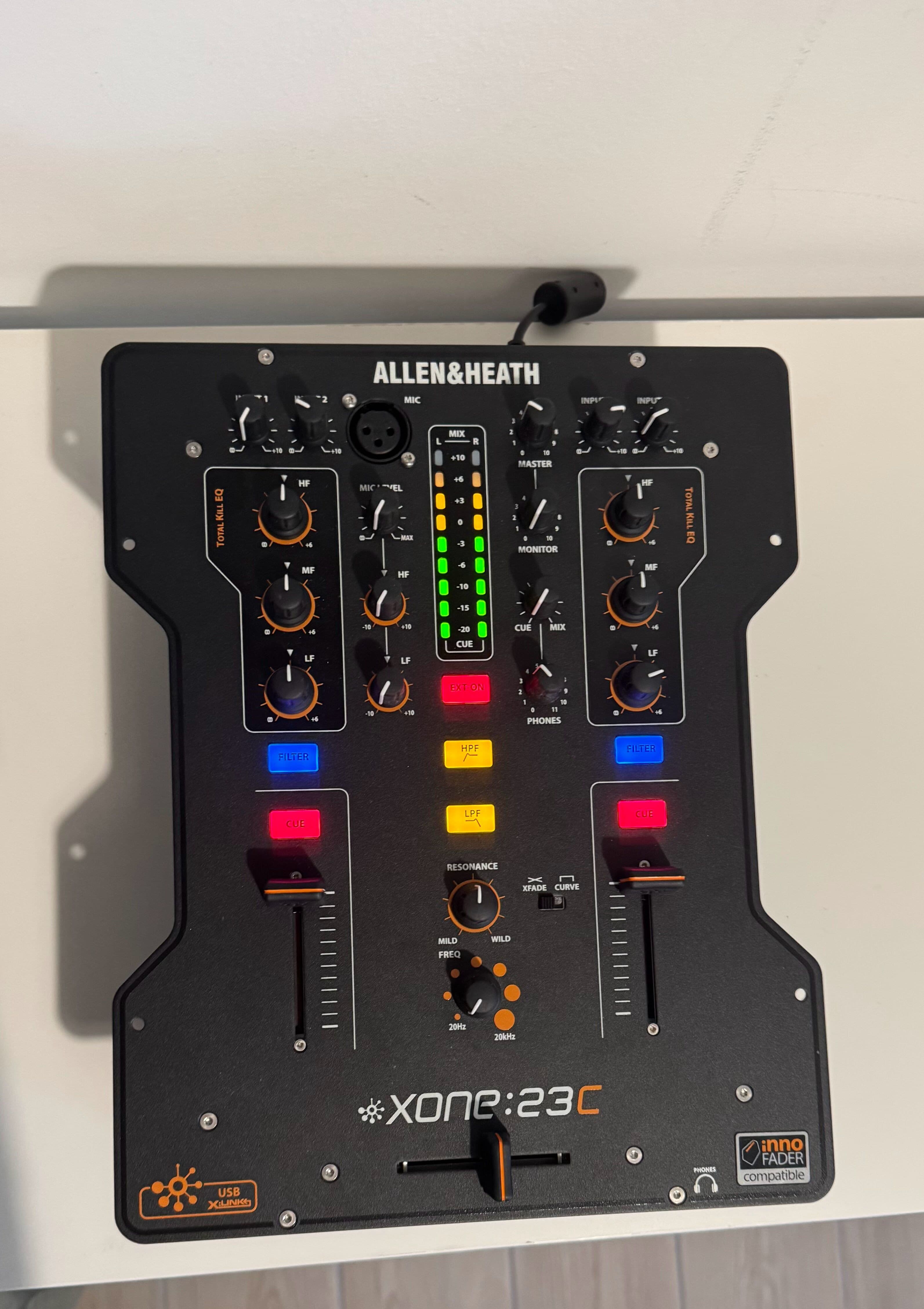 Table de mixage DJ Allen & Heath Xone:23C – Quasi neuve, complète