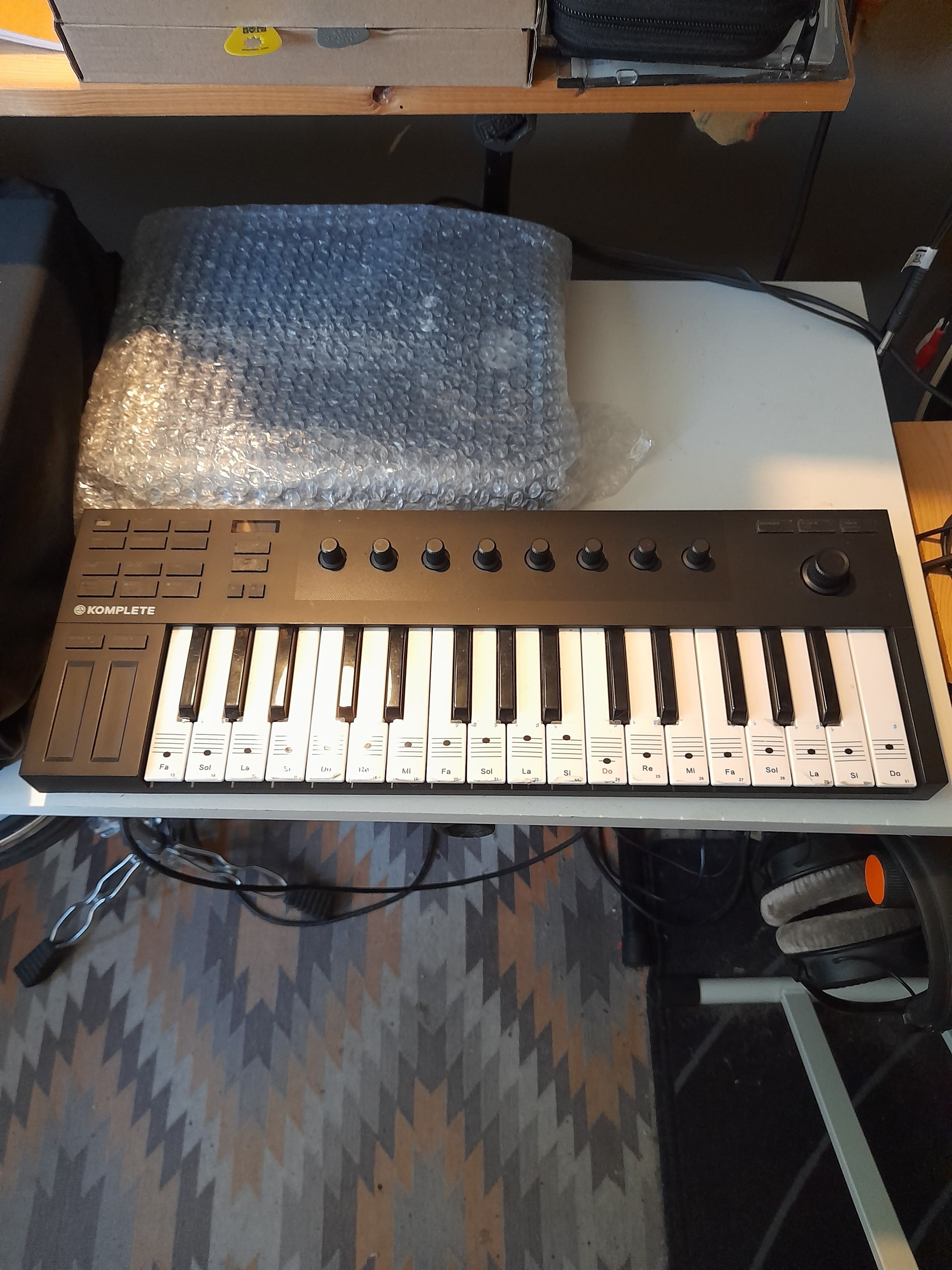 M 32 Komplete + notes